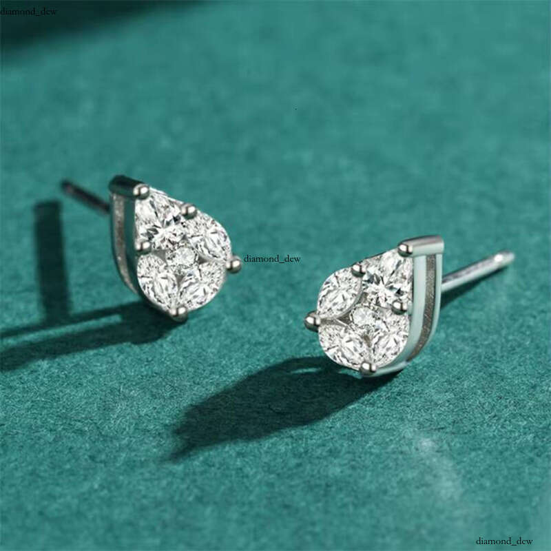 Exquisite Women's Inspiration Jewelry 925 Sterling Silver VVS Moissanite Water Drop Shaped Sparkling Stud Earrings