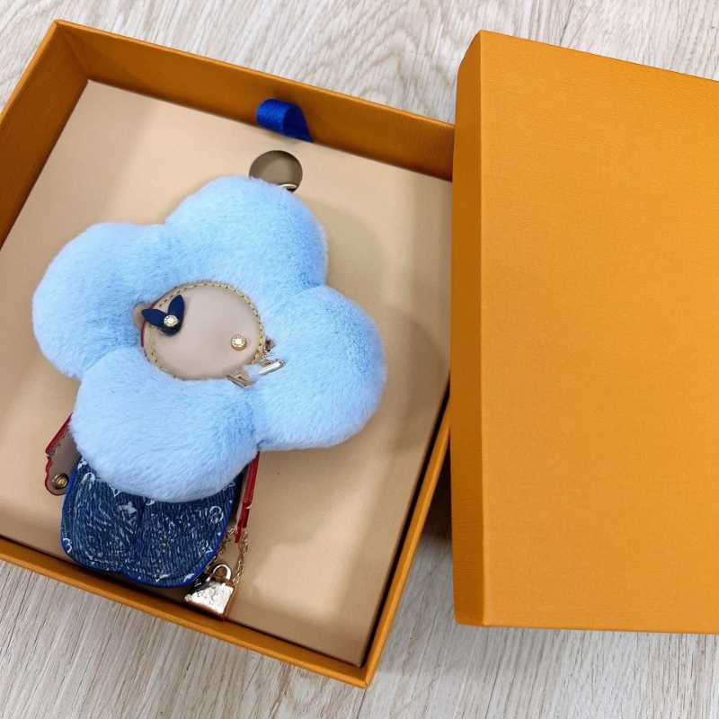Luxury Keychains Pink Blue Furry Sunflower Clover Designer Keychain Bag Charms Pendant Accessories Sun flower Doll Car KeyRings with original retail