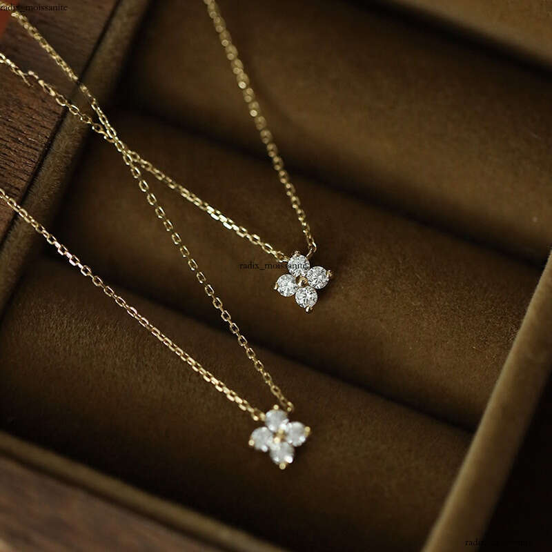 Wholesale 925 Sterling Silver Korean Version Luxury 18k Gold Plated VVS Moissanite Four-leaf Clover Pendant Women's Necklace