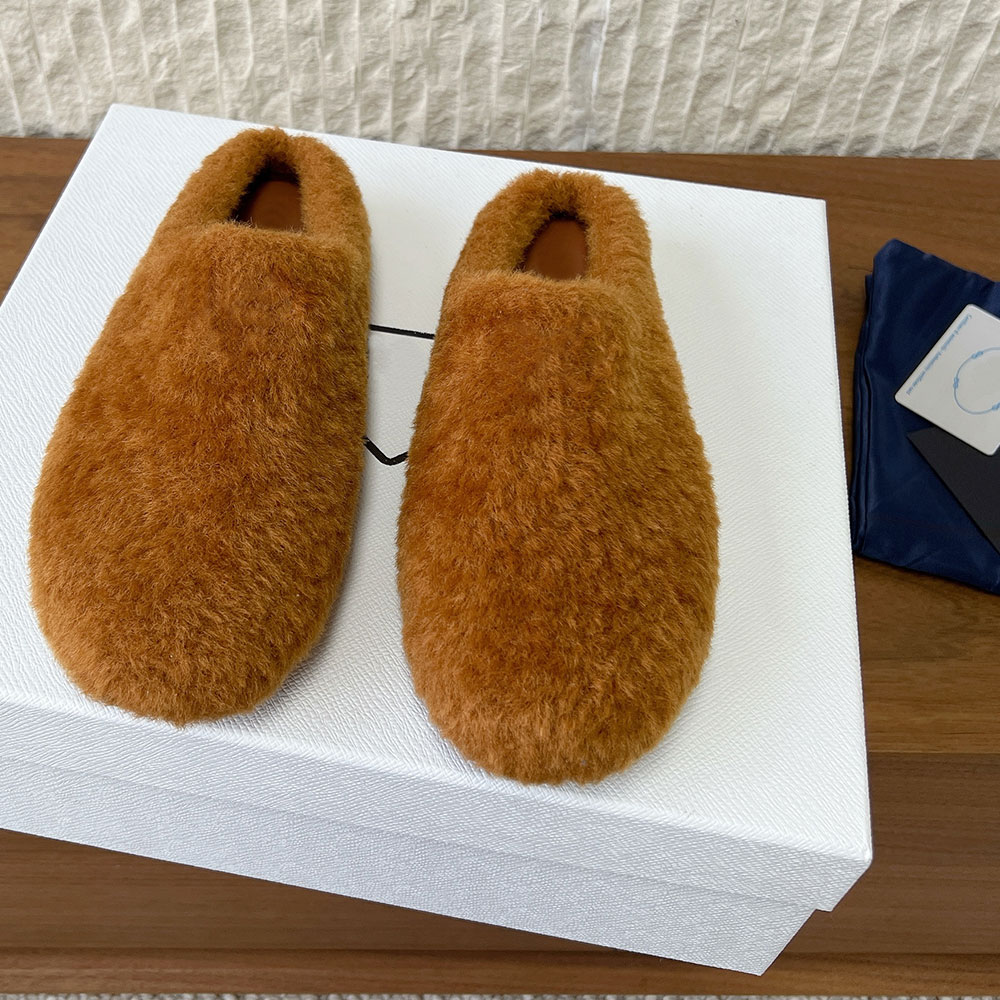 Womens designer shearling mule autumn winter mule 26ss New Warm Comfort Fashion Luxury Mules indoor outdoor casual slippers