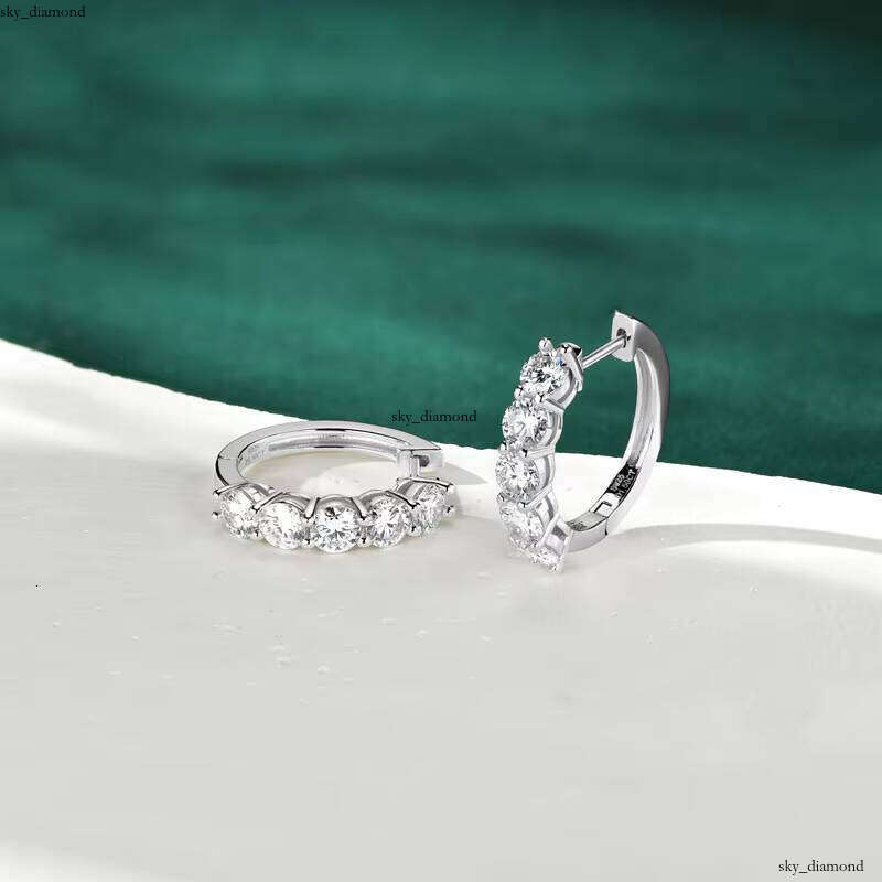 VVS Moissanite Hot Sale D Vvs Grade 4mm 0.30ct Silicon Stone Type 925 Sterling Silver Round Earrings for Women
