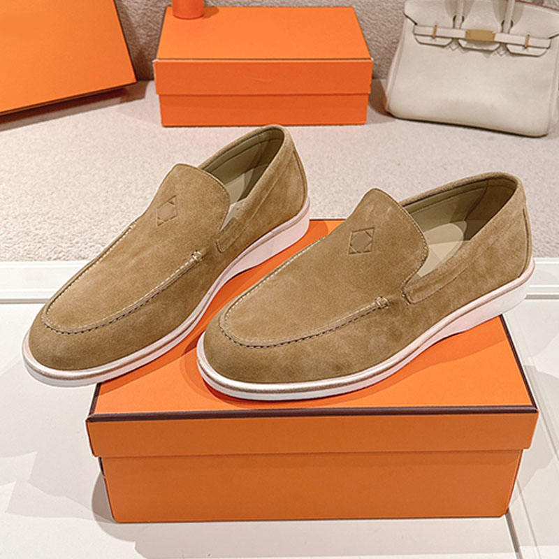 Men Low loafer Fashionable casual style Loafer in suede calfskin classic Light natural leather welt Formal Events loafers Luxury designer formal sho