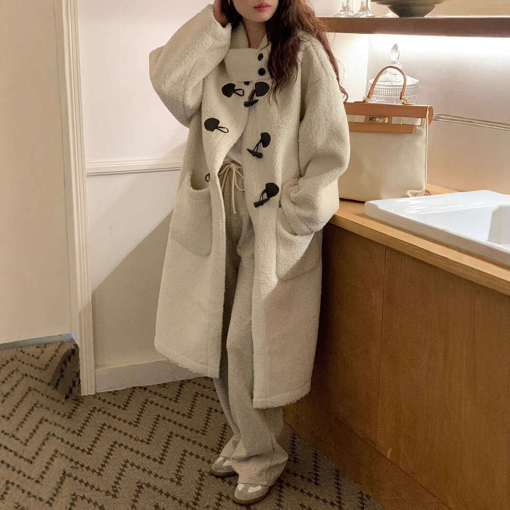 Winter New Korean Style Stand Collar Warm Duffle With Sheep Wool Blend Loose Fit Hooded Faux Fur Long Coat B5