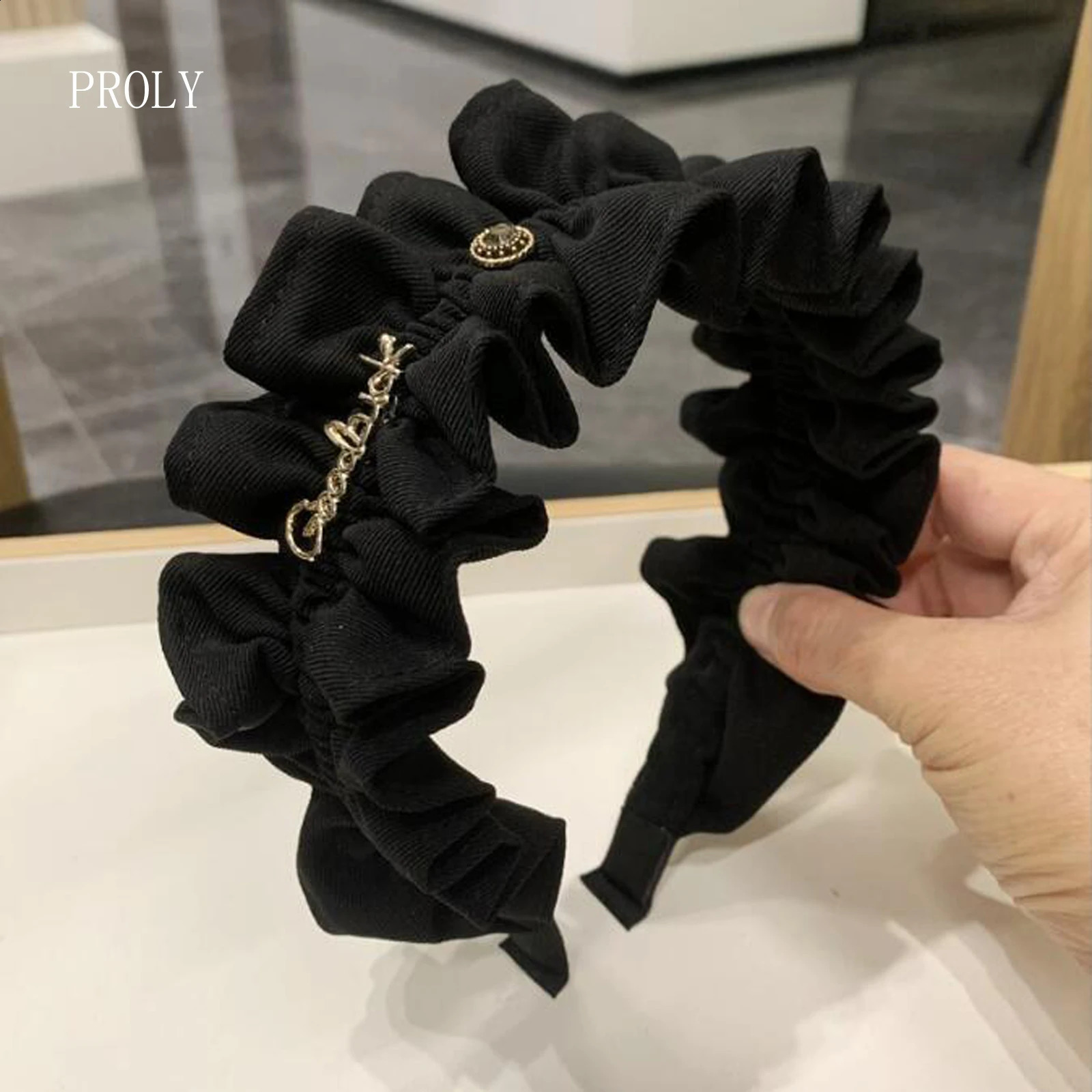 PROLY Fashion Women Headband Solid Color Pleated Hairband Side Alloy Letter Headwear Casual Turban Hair Accessories251209