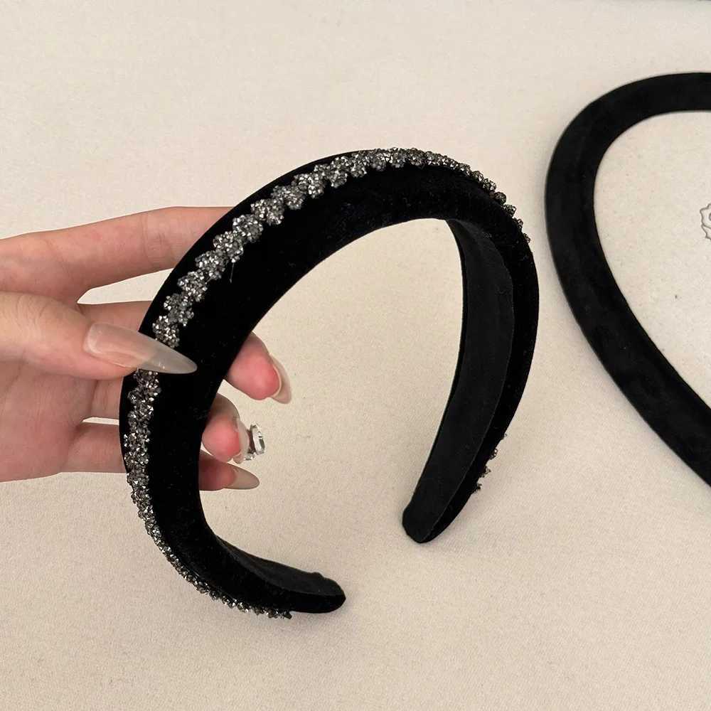 Velvet headband 2025 new hair band for women girl luxury designer accessories hoop rhinestone fascinators elegant vintage adultsT251210