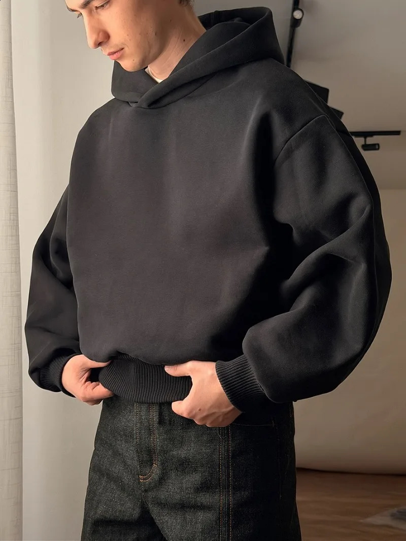 American Retro Solid Color Oversized Sweatshirt Women Autumn and Winter Streetwear Trendy Hip-hop Casual Loose Black Hoodie Men 251201
