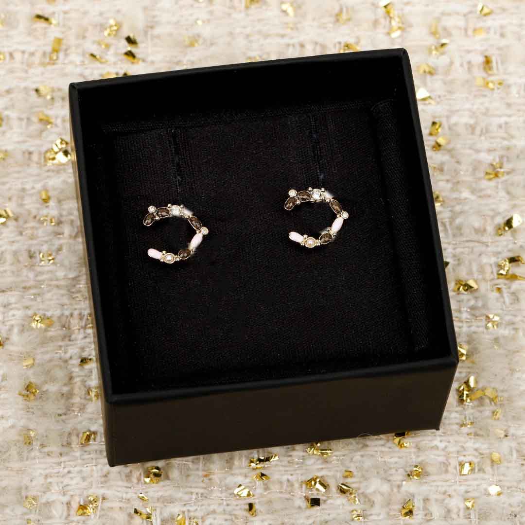 2026 Luxury quality charm stud earring with black and white color design in 18k gold plated have stamp simple style PS6160B