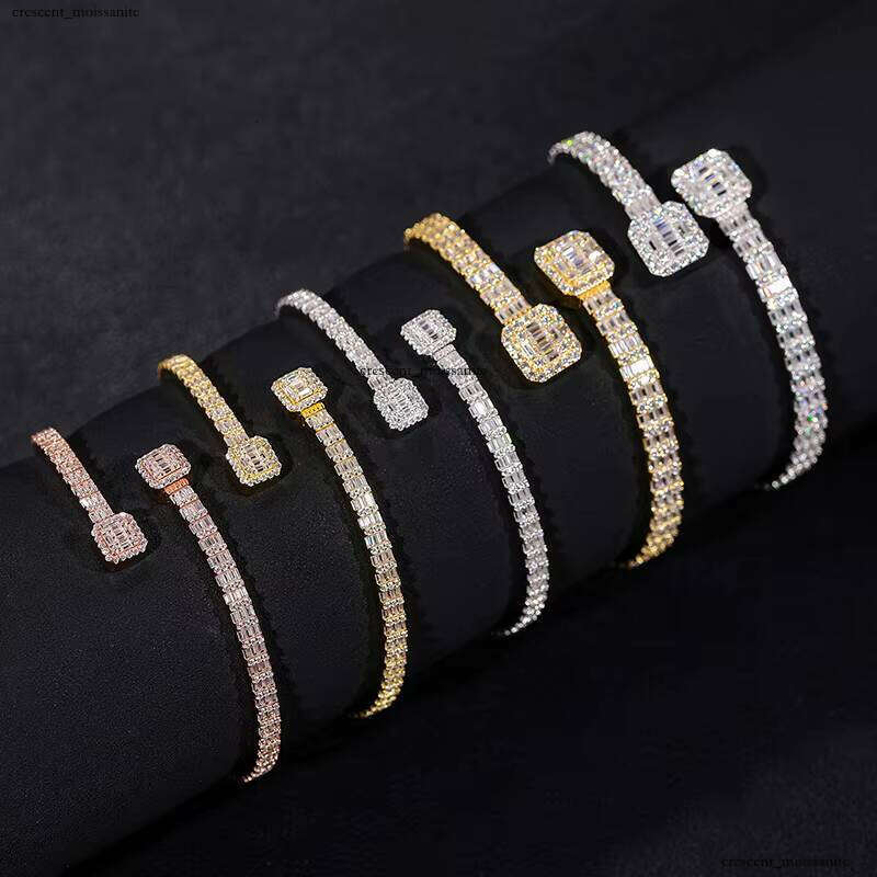 Water Drop Transport Premium Women's Jewelry 3.8mm Width 925 Sterling Silver VVS Baguette Moissanite VVS Moissanite Designer Cuff Bracelet