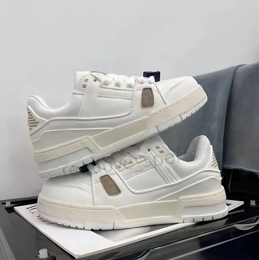 Luxury designer casual shoes Runner Shoe Embossed Trainer Sneaker white pink sky blue black green yellow denim low mens sneakers women trainers EUR