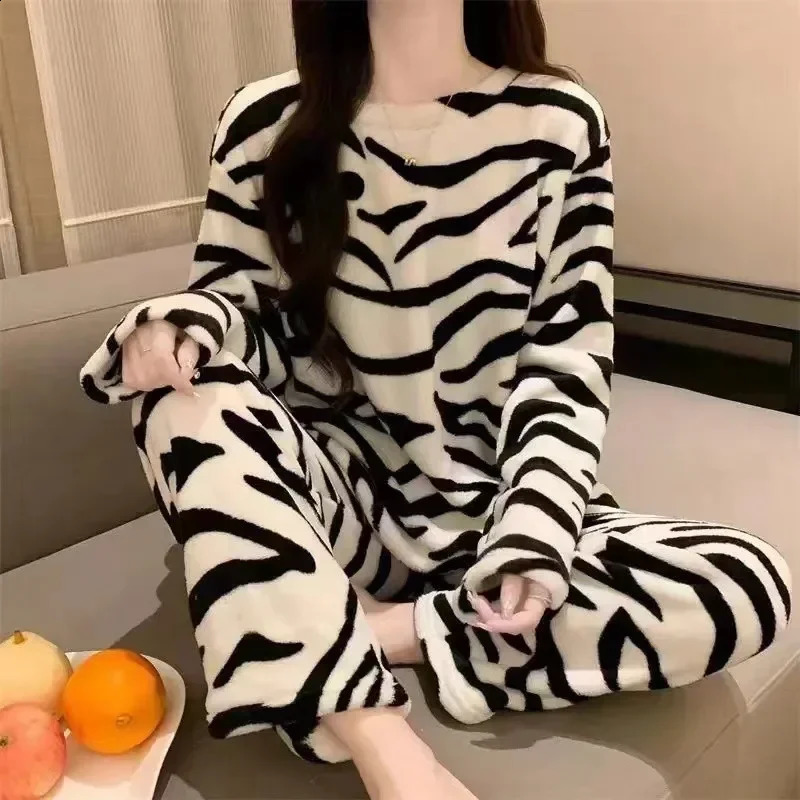 Thickened Warm Pyjamas Set for Womens Coral Velvet Sleepwear Student Long Sleeve Blue Striped Nightwear Homewear Cartoon Cute 251129