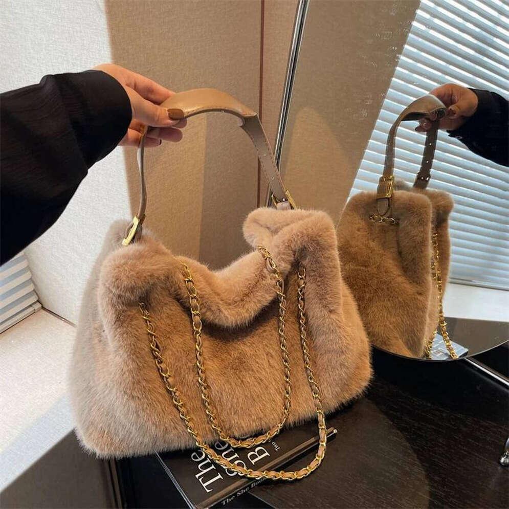 Retro Plush Bag Women Large Capacity Tote Shoulder Handbag | Autumn & Winter Fashion, Versatile for Daily Commuting fashionbag1188