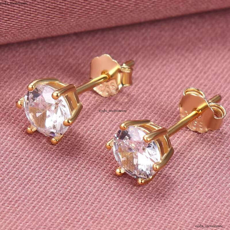 Cut 925 Silver Small Transparent VVS Moissanite Claw Closed Women's Exquisite VVS Moissanite Earrings