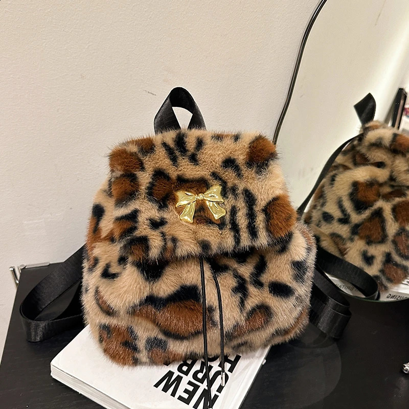 Zaino da donna in peluche carino Borsa a tracolla di moda per donna Borsa in pelliccia sintetica leopardata Borsa antifurto Borsa a tracolla 251205