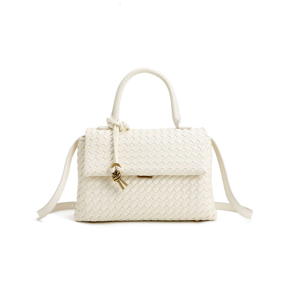 Large Capacity Women's New Model Craftsmanship Style Underarm Bag Retro European And American Fashion Versatile Handbag