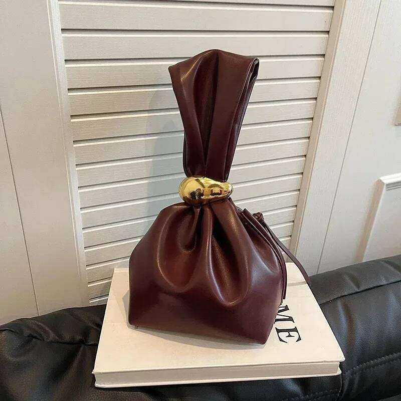 Hot Selling for Women Pleated Mini Bucket Pouch Temperament Side Zipper Party Personalized Soft Leather Clutch Bag Luxury