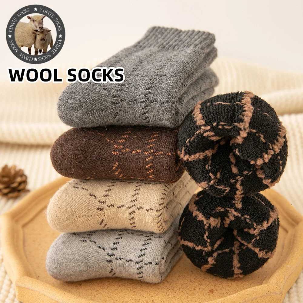 3 Pair Winter Thick Warm Mens Wool Socks Harajuku Retro Fashion Long Socks High Quality Breathable Business Thick Terry SocksXJ251210