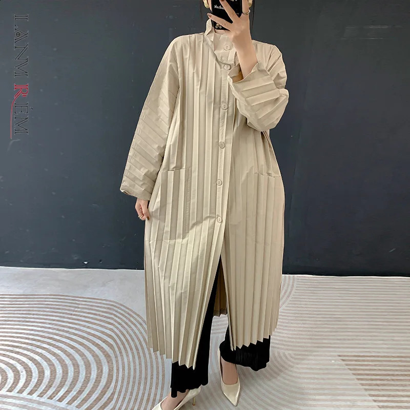 LANMREM Handmade Pleated Womens Lightweight Trench Coat 2026 Chic Elastic Loose Casual Single Breasted Windbreaker 2DB6157 251204