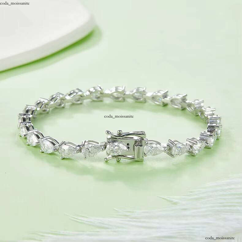 Luxury Women's 925 Silver Jewelry Classic Design Pear Cut 0.5 CT VVS Moissanite Tennis Chain Bracelet