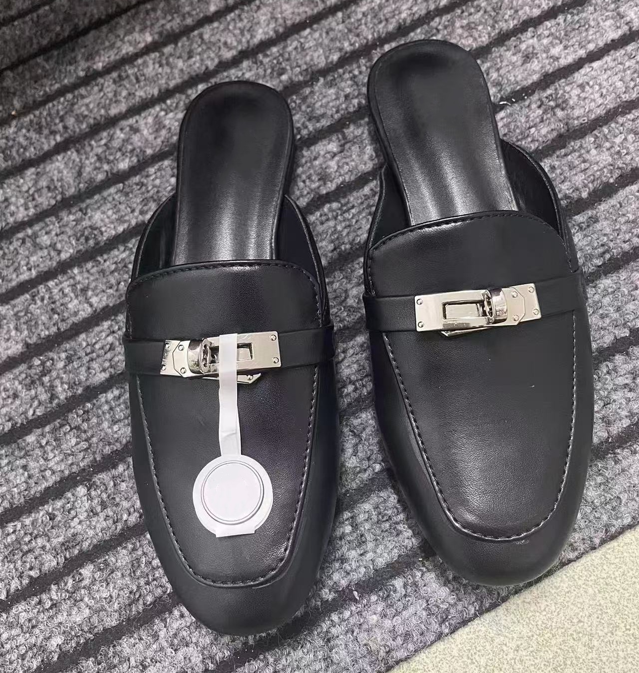 sandali bassi da donna firmati pantofole Scarpe eleganti nere Ballerine da barca basse Mocassini in pelle da donna di lusso con fibbia Slingback aut