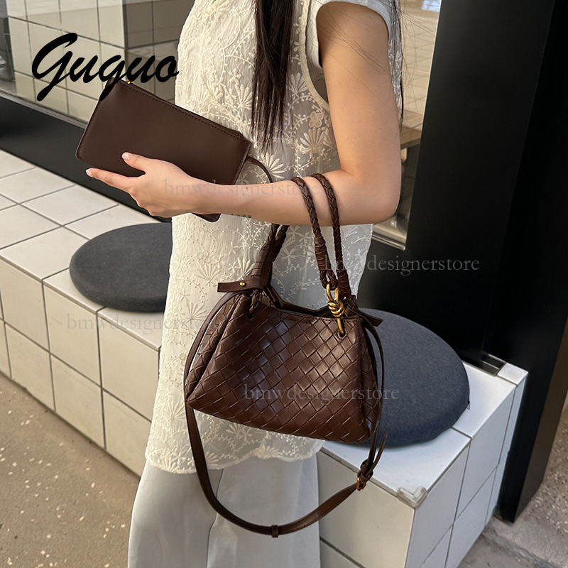 Guguo Designer Luxury Large Capacity Woven Bag Soft Leather Women's Temperament Commuting Shoulder Bag Bucket Bag New Versatile Shopping Handba