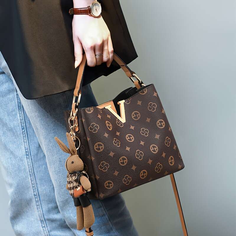New Women S Vintage Geometric Pattern Bucket Adjustable Shoulder Bag With Golden Tone Hardware Deep Brown Black Perfect For Summer Commuting Casual