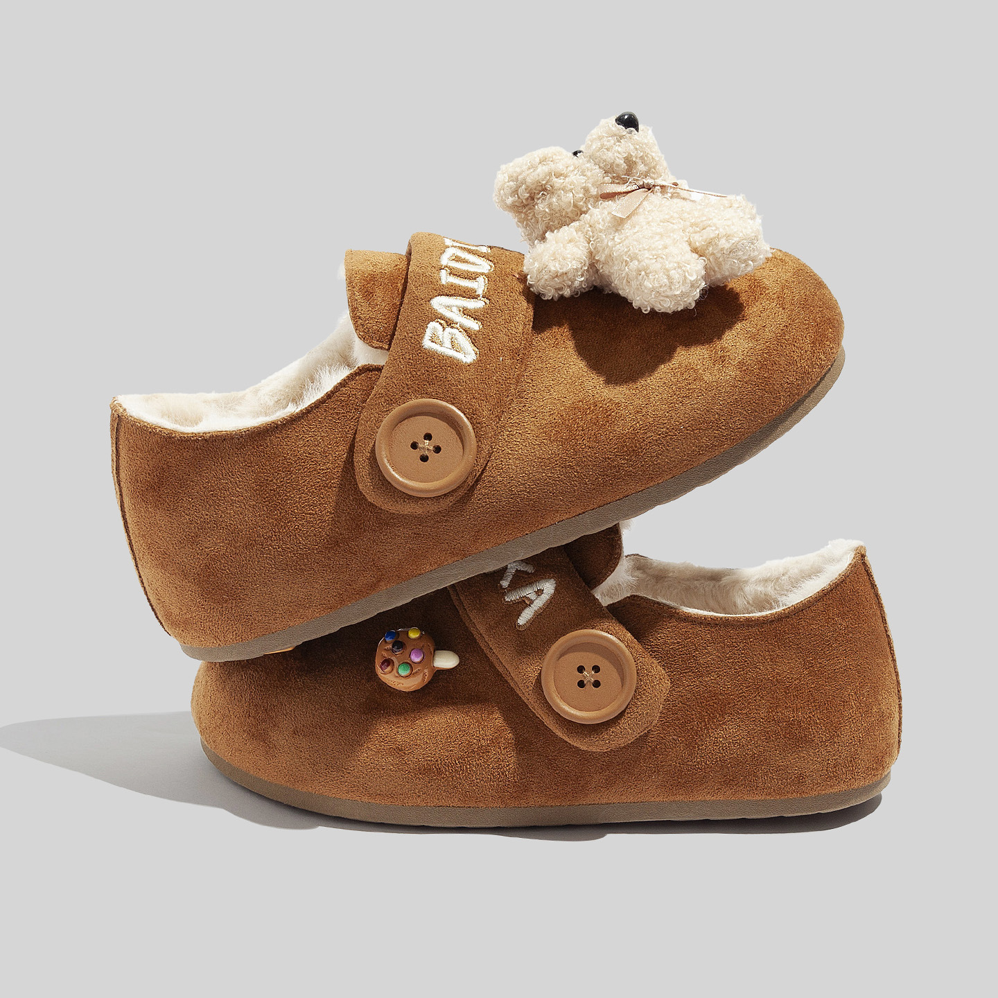 D55 Confort hivernal : chaussures à enfiler pour femmes aux pieds en peluche avec un adorable imprimé animal et un tissu doux