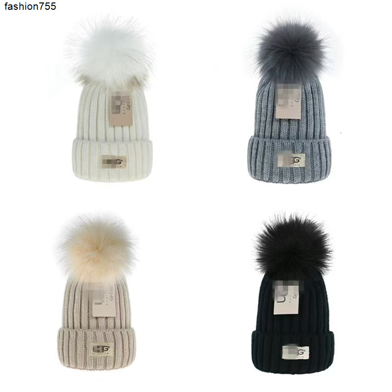 Bonnet/Crâne Casquettes Bonnet Cap Hommes Designer Seau Chapeaux Nouvelle Mode Femmes Dames Chaud Hiver Bonnet Grande Fausse Fourrure Pom Poms Bo