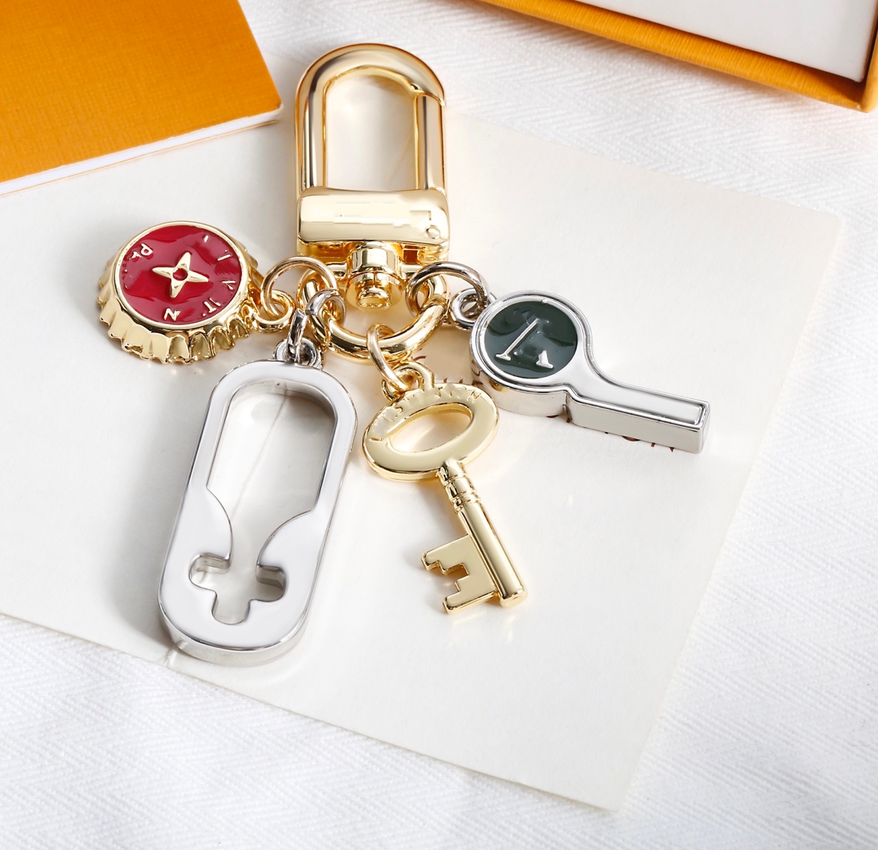 designer keychain women V Letters designers keychains wallet top llavero 3 styles Car Key Chain men Buckle jewelry Multielement Keyring Lanyards