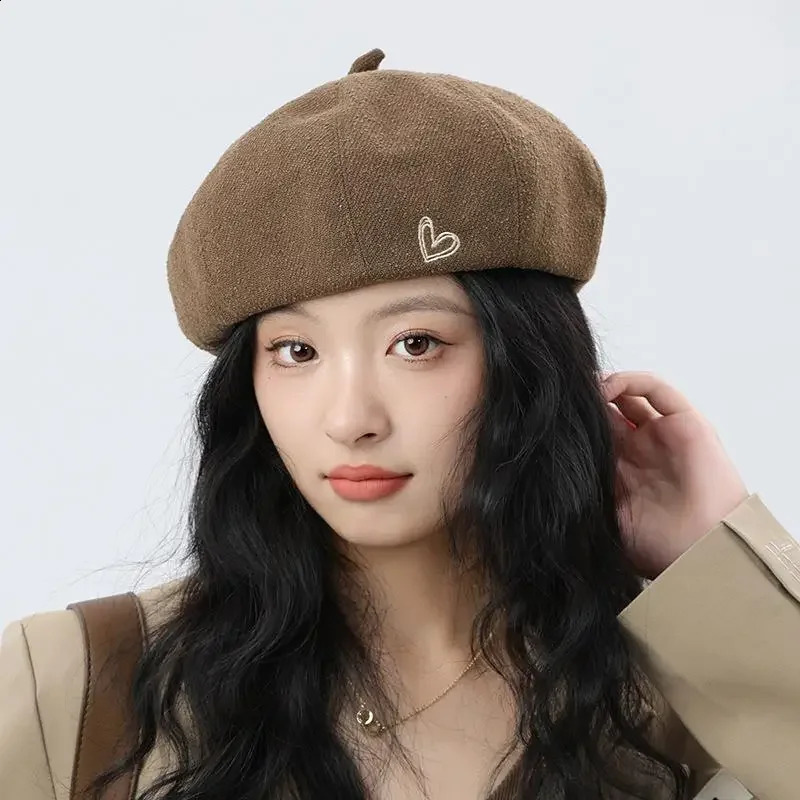 Womens Berets Autumn Winter Hat Solid Color Painter Cap Vintage Heart Pattern Vintage Ladies Hats Flat Cap Female Fashion 251209