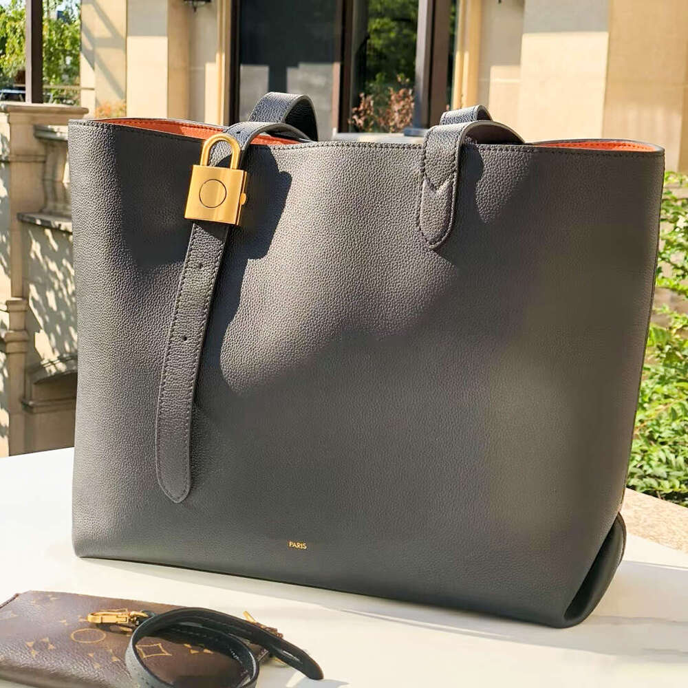 Top Designer Shoulder Womens mens cabas tote bag Luxurys handbag Leather purse Lock pochette Clutch Even Bag Brown flowers Crossbody weekend Diaper