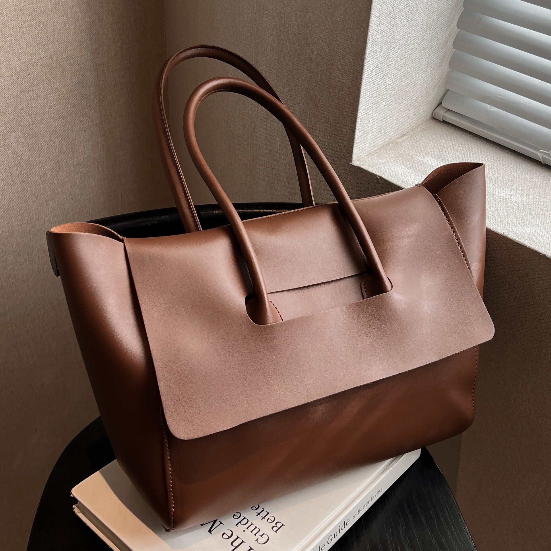 Trendy women's tote bag elegant and atmospheric Korean version large capacity square horizontal bag retro commuting handbag designer bag