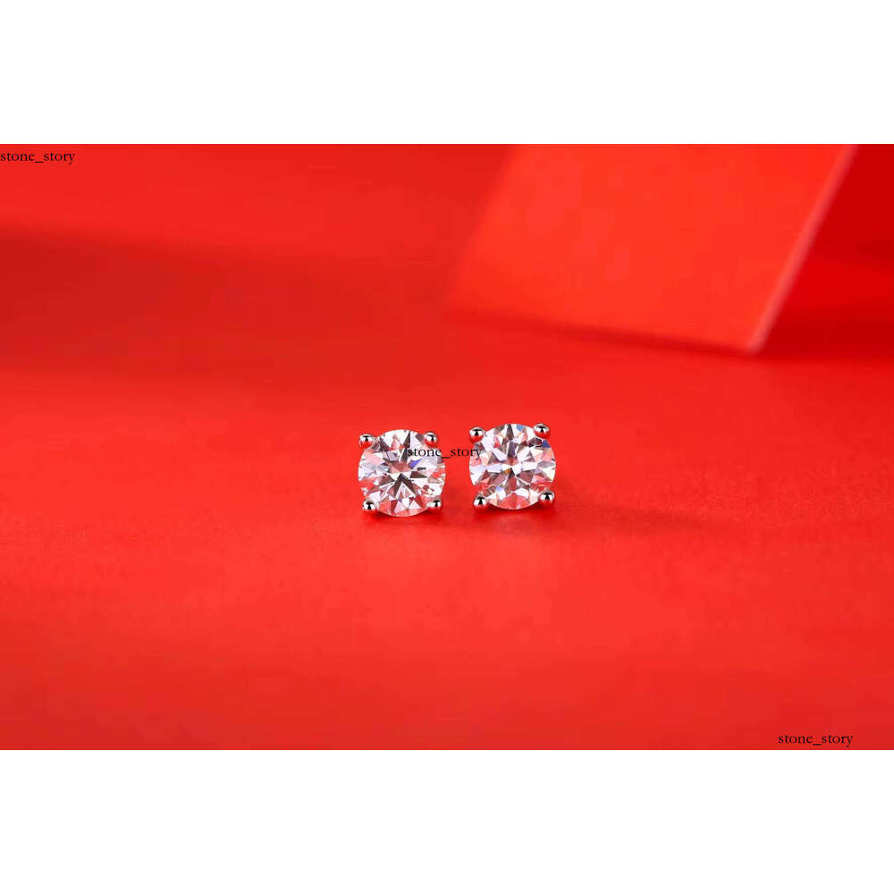 Wholesale 925 Silver Inlaid with Silicon Stone VVS Moissanite Appearance Design Elegant and Grand Women's Jewelry Earrings