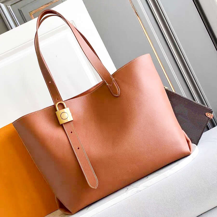 Womens cabas Designer tote bag large Luxurys handbag mens Leather Lock Clutch Shoulder Bag Crossbody weekend pochette travel Top handle beach shop B