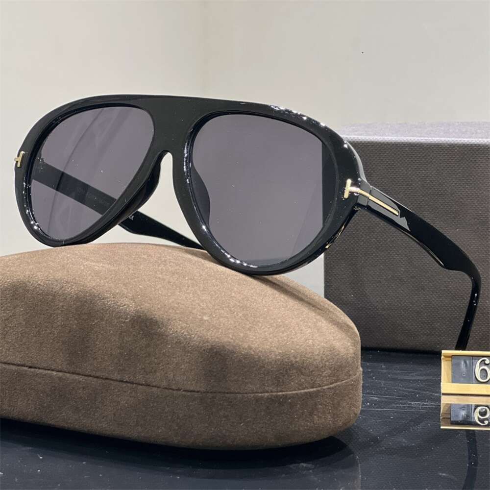 Luxury Designer Classics Sunglasses Mans Womens High Quality Sunglasses Summer Sun Glass Colors Option Suitable For Outdoor Vacation And Leisure Sun