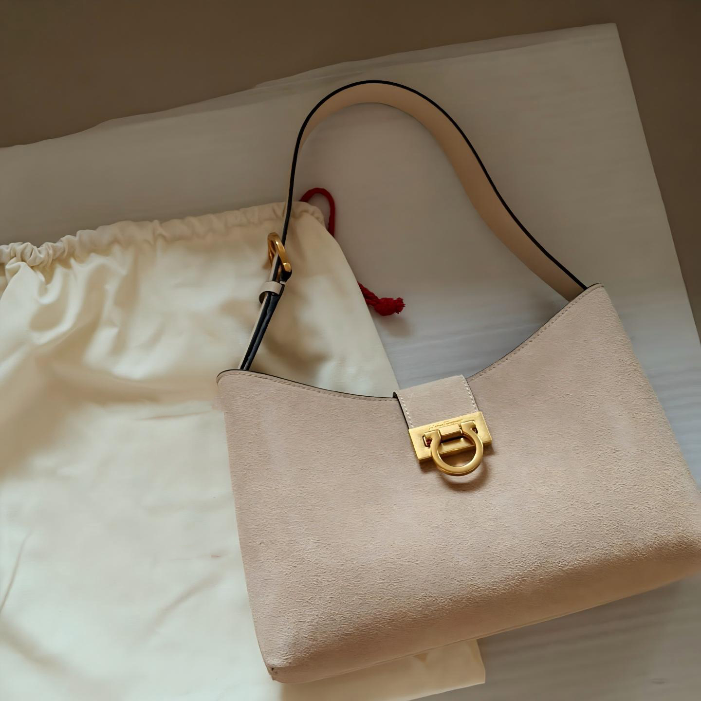 High Quality Suede Bag Designer Bag Classic Vintage Style Hobo Bag Underarm Bag Cleanit Fall/Winter Collection Minimalist style Simple and understat