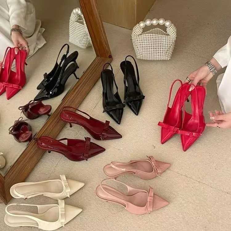 2025 New Summer Bow Designer Sandali di marca di lusso Donna Stiletto Tacchi alti Fascia elastica Scarpe da donna Z251211