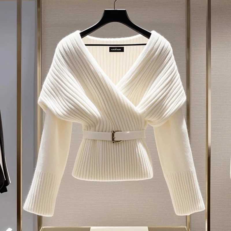 Fashion Women White Knitted Sweater Blouses V-neck Long Sleeve New Vintage Top Soft Luxury Pullovers Sweater 2025 Autumn Winter Z251211