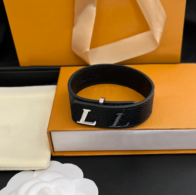 A+ LVs Black Leather Bracelets Men Women Birthday Gifts Bangle Hand Style Jewelry Christmas Gift Charm Bracelets Designer Bracelet