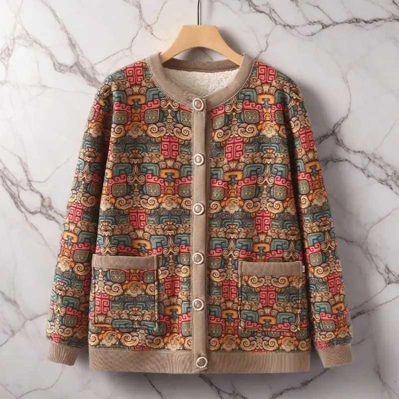 New Spring and Autumn Button Plus Velvet Jacket Cardigan Keeps Warm Middle-aged Elderly People Wearing Tops for Winter Z251211
