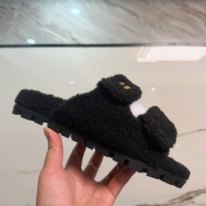 Luxury Slides Paris Designer men women Slippers Ladies Wool Winter Fur Fluffy Furry Warm Letters Sandals Comfortable Fuzzy Girl Flip Flop Slipper 35