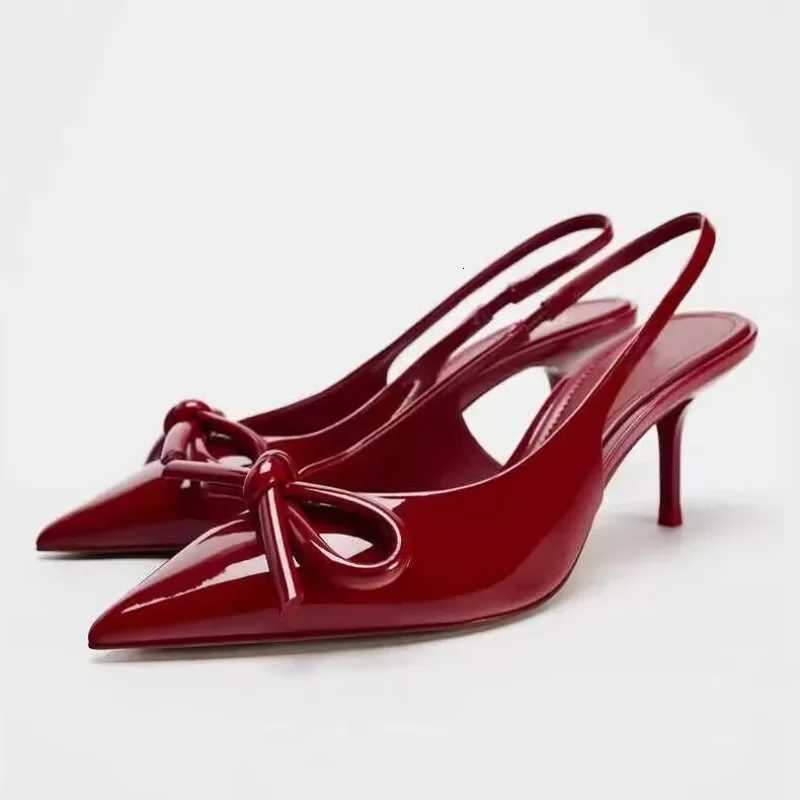 Sandali con tacco alto da donna alla moda sandali con fiocco rosso sexy alla caviglia da donna a punta festa di nozze 2025 scarpe da ballo da donna