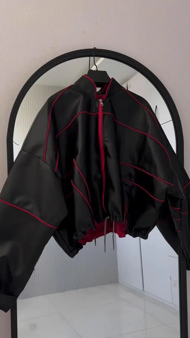 Street Trendy Highend Stripe Splice PU Leather Jacket Black Lace Up Short Coat Sexy Women Fashion Zip Motorcycle Clothing 251205