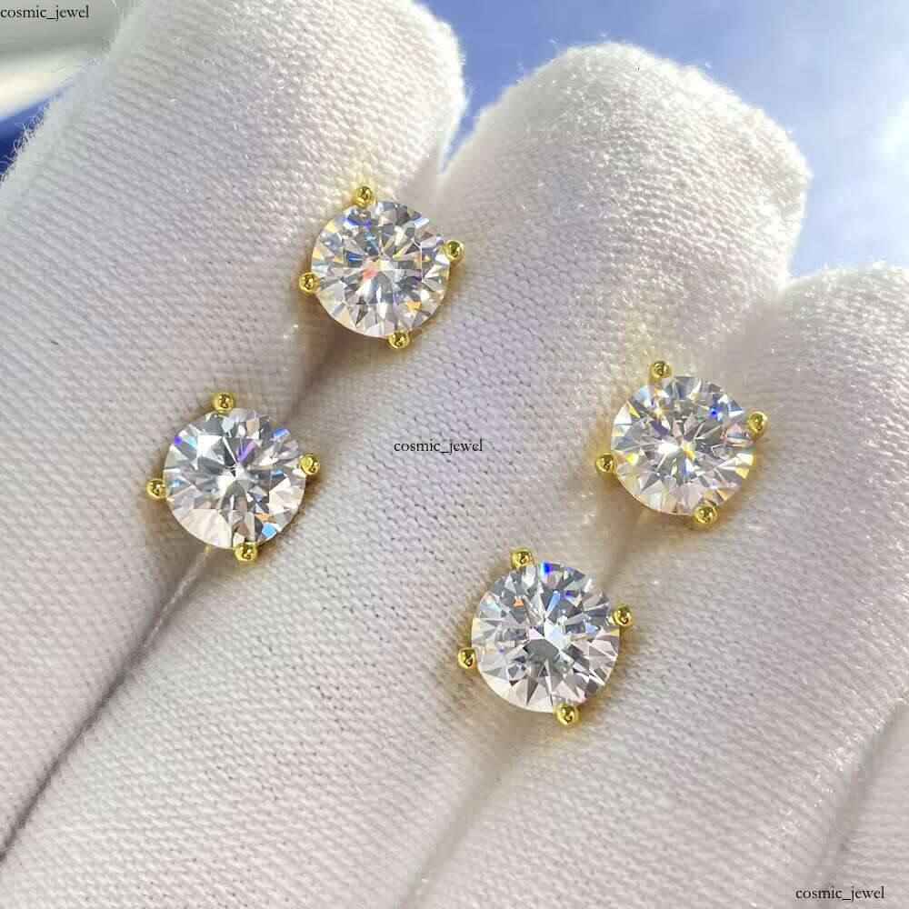 Classic Four-Prong Moissanite Gold-Plated 925 Sterling Silver D VVS 0.5ct 1ct 2ct Women's VVS Moissanite Stud Earrings