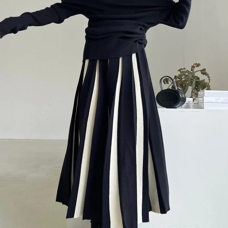 Fashion Black White Patchwork Skirts Woman Korean Elastic Waist Knitted Pleated A Line Skirt Lady Loose High Waist Maxi Skirts 251209
