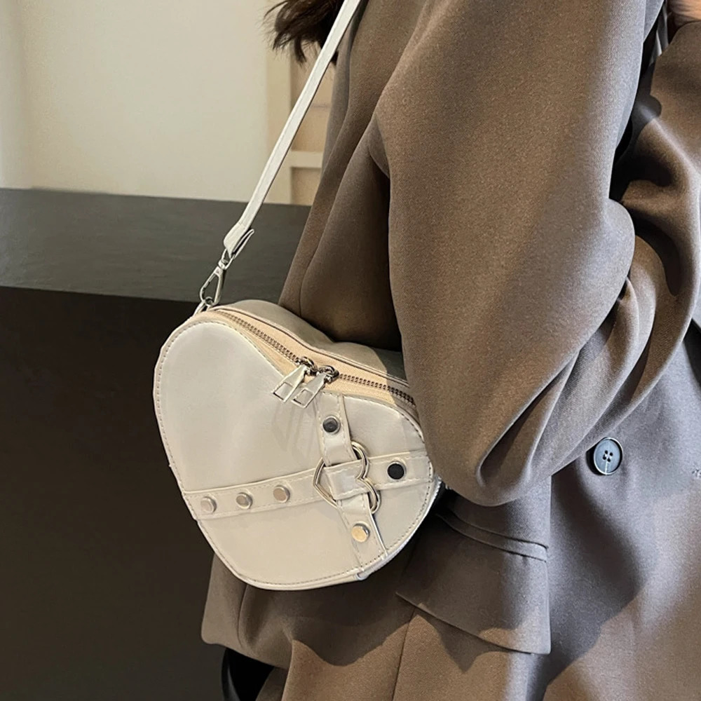 Peach Heart Shoulder Bag Fashionable Internet Celebrity Love Cross Trendy Western Solid Color for Women 251210
