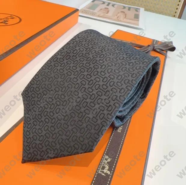 2025 NEW Fashion Silk Tie Mens Fashion Brand Tie Classic Checkered Casual Young Men Ladies Designer S High Quality Handmade Silk Gifts