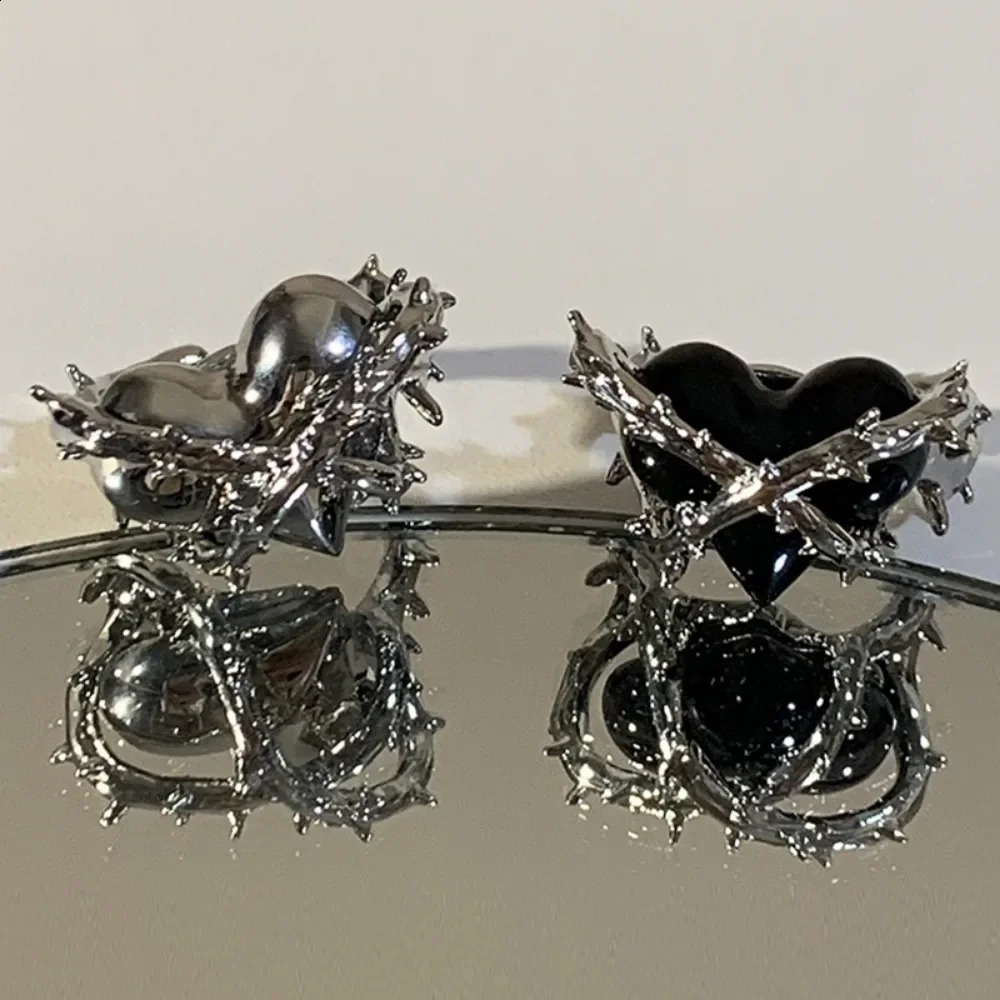 Vintage Black Spiked Heart Ring Womens Heart Irregular Couple Rings Gothic Halloween Punk Open End Rings StreetPartyAccessories 251204