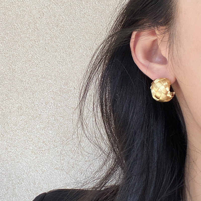 Silver Needle Cross Pattern C-shaped Minimalist Style Personality Fashion Commuting Versatile Light Luxury Niche Earrings for Women-image-1088338357