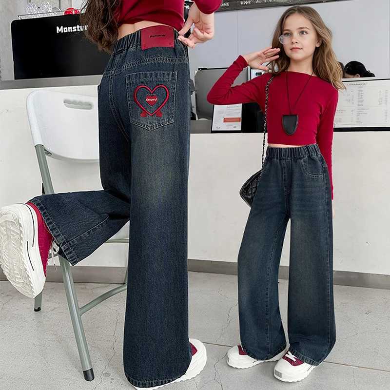 Girls jeans with love patch wide leg pants autumn back pocket pattern straight pants suitable for children aged 5-15 years oldT251212-image-1088147461