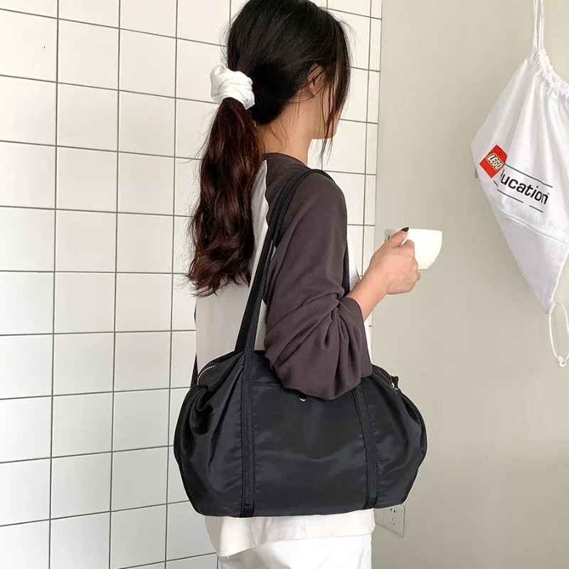 Nylon Women Barrel Shaped Shoulder Bag Student Commuter Daily Korean Style Handle Summer Upscale Sweatproof Underarm 251210